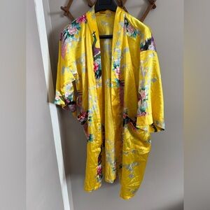 Vintage Yellow Silk Peacock Floral Kimono Duster Size OS no belt